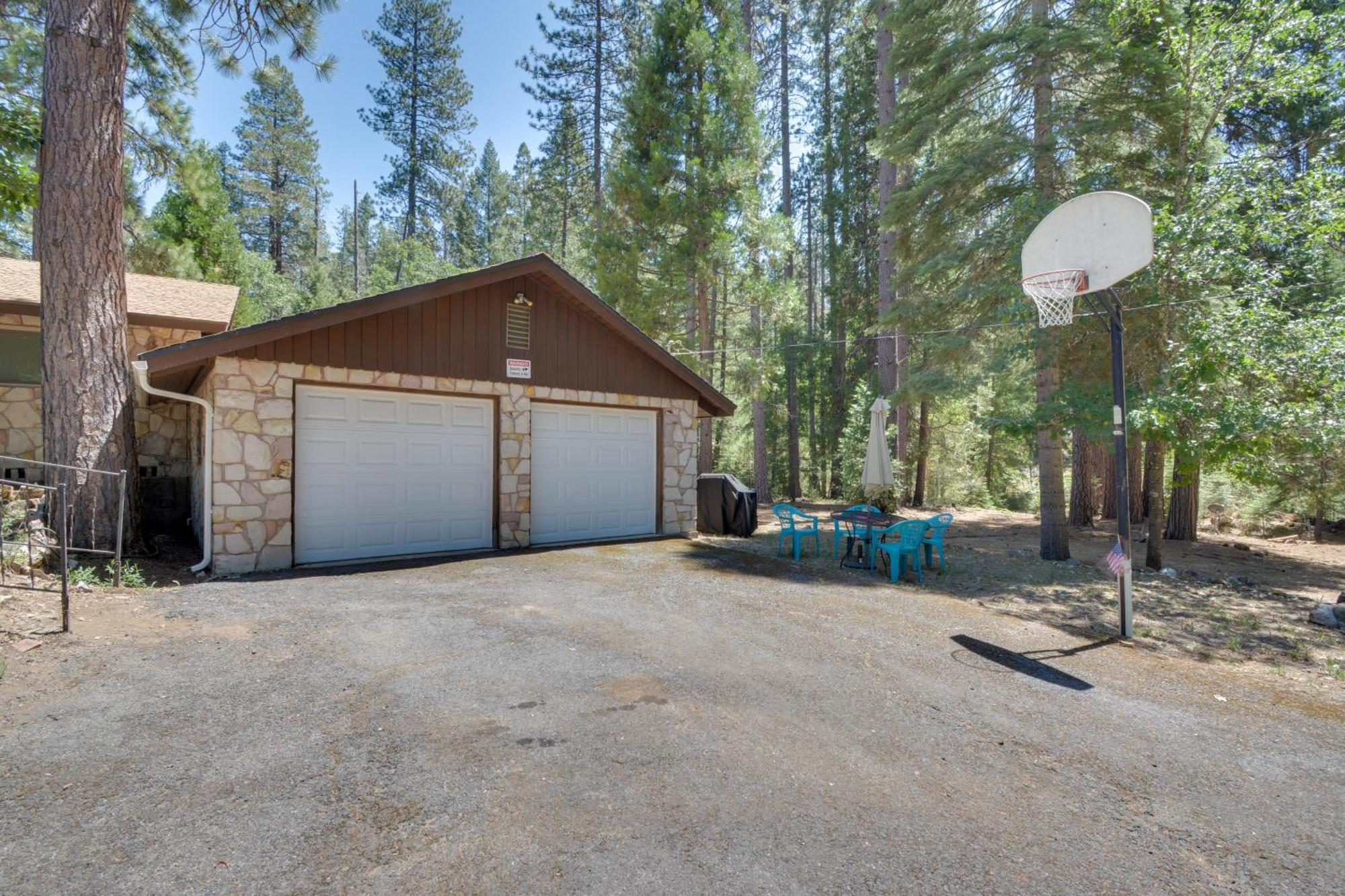 Riverfront Home Near Yosemite National Park! Groveland Exterior foto