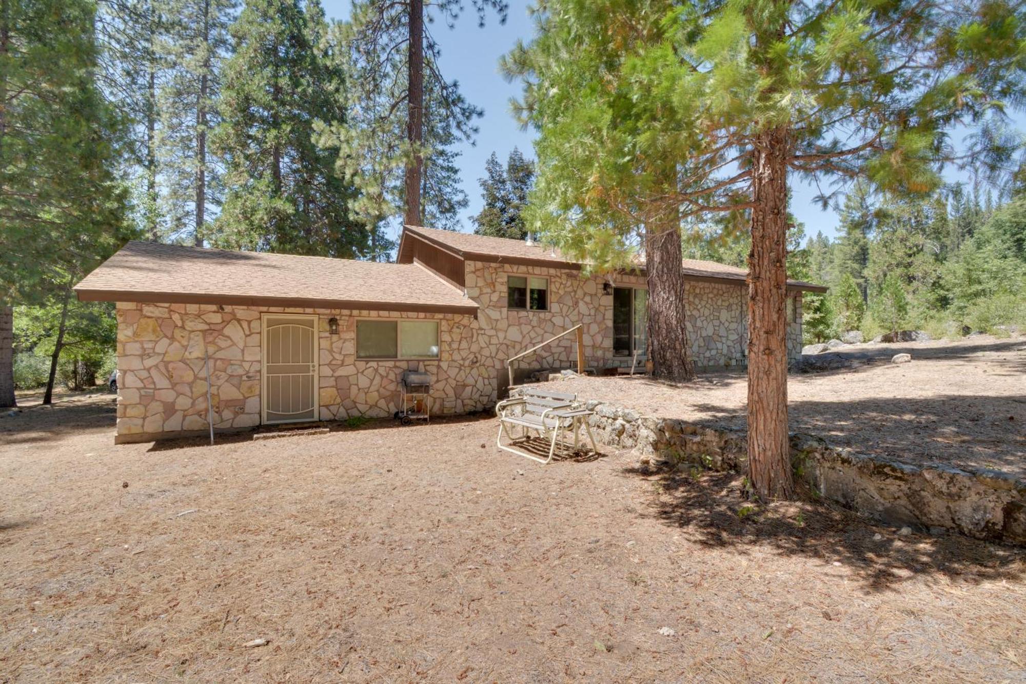 Riverfront Home Near Yosemite National Park! Groveland Exterior foto