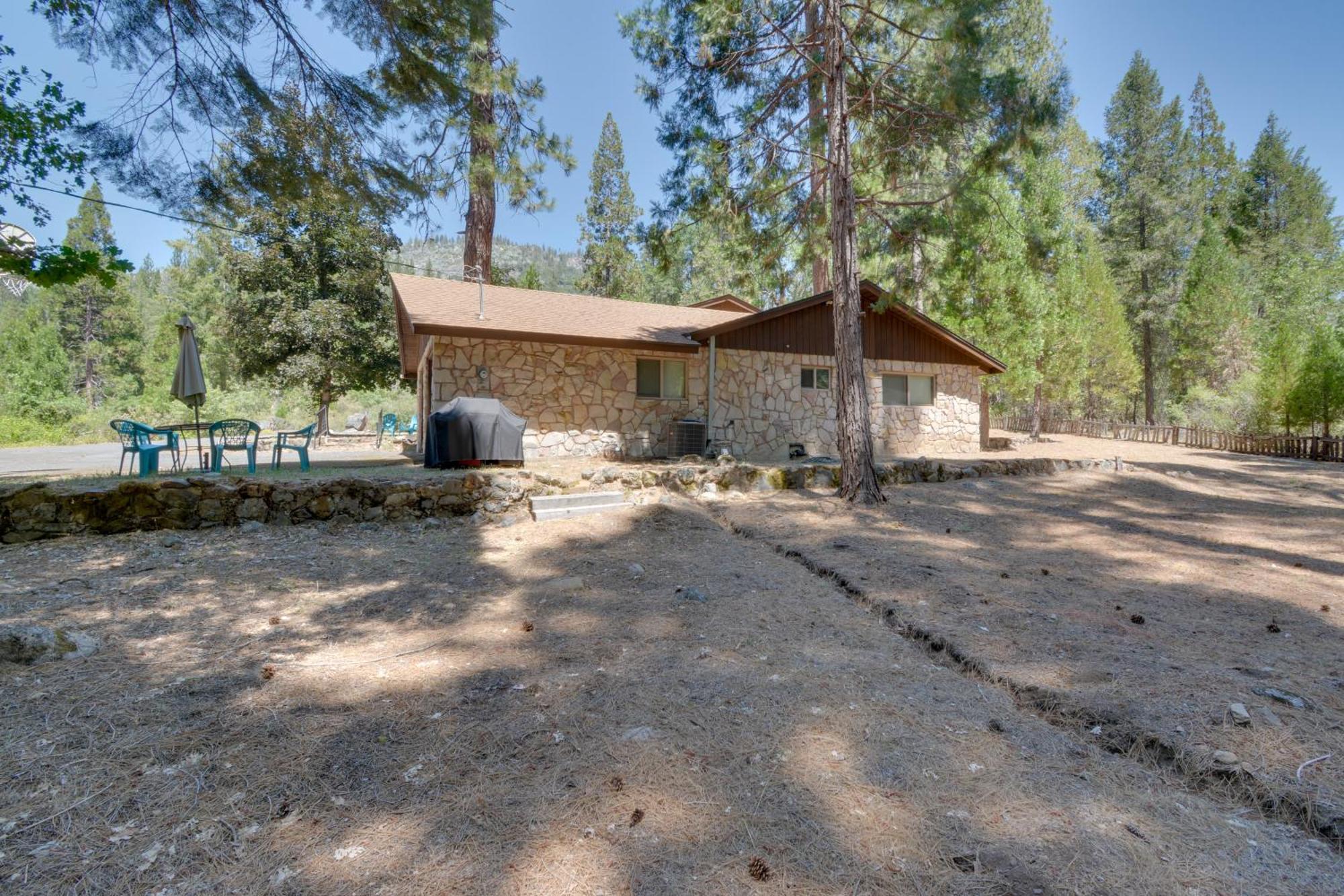 Riverfront Home Near Yosemite National Park! Groveland Exterior foto